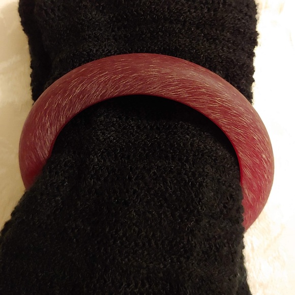 Vintage 1960's Red Lucite Bangle Bracelet - Picture 2 of 7